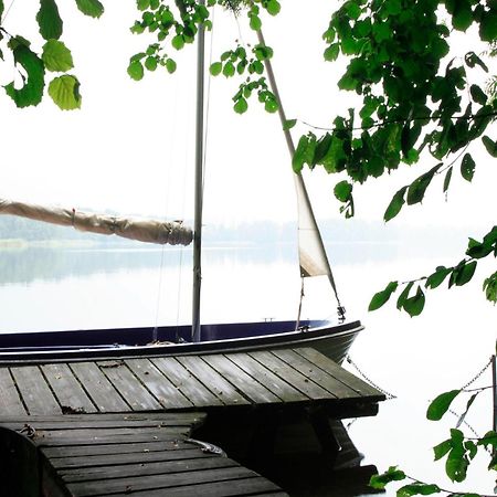 Ferienhaus Am See Perlin Bagian luar foto